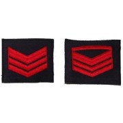 Grado singolo a strappo ricamato a macchina per truppa e graduati della Marina Militare (larghezza 7 cm., Altezza 5, 5 cm. circa - formato adatto ai nuovi giubbotti distribuiti dalla Marina Militare) Grado singolo a strappo ricamato a macchina per truppa e graduati della Marina Militare (larghezza 7 cm., Altezza 5, 5 cm. circa - formato adatto ai nuovi giubbotti distribuiti dalla Marina Militare)